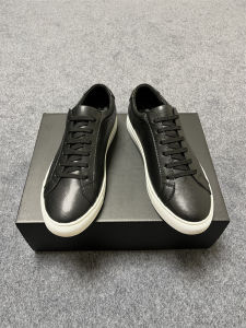 รองเท้าผ้าใบหนังแท้สไตล์เกาหลีสำหรับผู้ชาย รองเท้าลำลอง ส้นแบน สไตล์อังกฤษ รองเท้าหนังส้นแบนแบบลำลองสำหรับผู้ชายในฤดูใบไม้ร่วง