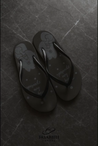 "Sandal Jepit Karakter Kucing Aesthetic - Nyaman untuk Daily Wear"