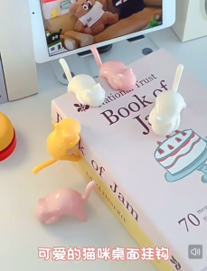 Desktop Hooks Cute Cat Shaped Key Holder Hooks Desk Ornament Office Bag Keys Holders Table Edge Keychain Hooks Decoration Hooks