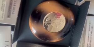 Phấn phủ Bắt sáng LANCOME 01 LIGHT GLOW