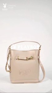 Playboy รุ่น Sasha Bucket Bag กระเป๋าสะพายข้างผู้ญิง รหัสST-B254PB635 มี2สี Magnum Black และ Champagne cream