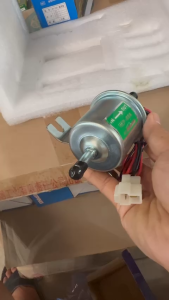 Bơm xăng xe ô tô 465 2 đầu thẳng dùng cho xe ben xe thùng 12v phổ biến xe vinaxuki 5 tạ