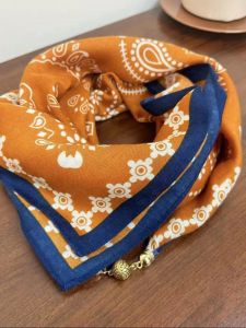 Spring and Autumn Magnetic Buckle Triangular Binder Womens K-style Fashion All-Matching 65*65 Square Scarf Western Style Small Scarf Heattech Scarf