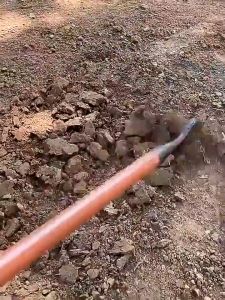 【จัดส่งในกรุงเทพฯ】8ฟัน คราด คราดเหล็ก คราดหญ้า ทนทาน!10ปีไม่พัง! คราดถากหญ้า คาดหญ้า คราดเหล็ก คาดหญ้าเหล็ก คราดมีด้าม ใช้ขุดดิน ขุ่นถางหญ้าดายหญ้า