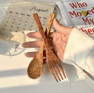 Feelife Natural Coconut Wooden Handmade Spoon Fork for Eating for Dessert Fruit Salad Mixing Wooden Handmade Coconut Tableware