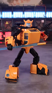KuBianBao Transformable Robot - KBB 33021 G1 Oversized Bumblebee MP-21 ( MPP10 Scale )