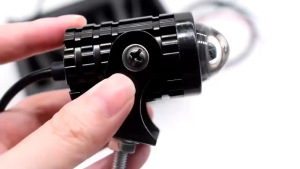 สีขาวสีเหลืองสองสีรถจักรยานยนต์ LED ไฟหน้าเลนส์ มินิไฟขับสปอตไลท์ไฟตัดหมอก ไฟสปอร์ตไลท์มอเตอร์ไซค์ ไฟติดรถมอเตอร์ไซค์ ไฟติดมอไซค์ ไฟอินโด ไฟสปอทไลท์มอไซ ไฟหน้ารถมอไซค์