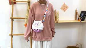 Túi đeo chéo kem cầu vồng siêu đáng yêu