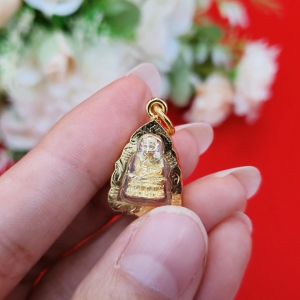 เสริมมงคล จี้พระหลวงปู่ทวด วัดช้าง 1.5 x 2 cm องค์ทอง พระเลี่ยมทอง งานสวย บูชา