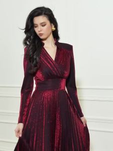 Elegant Luxury Evening Red V-Neck Waist Slimming Dress