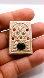 K561 พระสมเด็จ หลวงพ่อโต ฝังพลอย วัดระฆัง พิมพ์เส้นด้าย มวลสารแน่น สวยงามคมชัด ขนาด 4x3 cm