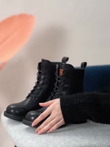 Giày Boots Cổ Ngắn Đế Trung Bình