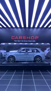 Mô hình xe Rolls Royce Cullinan tỉ lệ 1:32 kèm đế và hộp mica