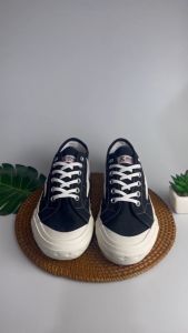 SEPATU SNEAKERS AKNA AKSARA PENDEK PETIR