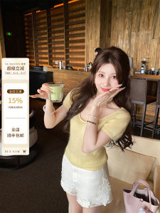 GA Yingcai Cream Puff Knitted Short Sleeve U-Neck T-Shirt/pleated Skirt Elegant Versatile Gentle White Waist-Cinching Womens Fashion