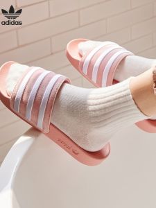 adidas | Dép Thể Thao Nam & Nữ Adilette W