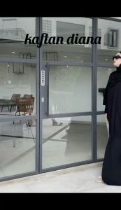 Kaftan Diana Premium Crinkle Hitam Elegan dengan Resleting Depan dan Manset Alkatib Collection One Size