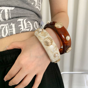 Elegant Shell Embedded Bracelet Womens Bohemian Holiday Style Fashionable Accessory Lightweight Luxury Sensation