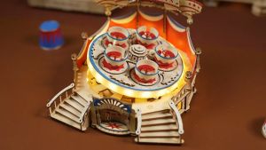 🎪 Funtory 🤹♀️ พร้อมส่ง EN.ver ตัวต่อไม้ DIY ประกอบเอง Tilt-A-Whirl กล่องดนตรี ใส่ถ่าน เปิดไฟได้ ของเล่น ของขวัญ ของแต่งบ้าน ROKR EA04