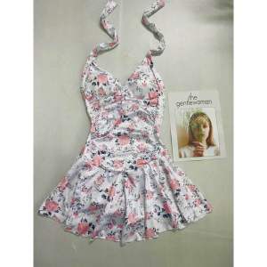 Đồ bơi nữ kín đáo một mảnh liền thân váy xoè che khuyết điểm đi bơi biển đẹp áo tắm Bikini SG