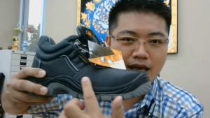 LION SAFETY รองเท้าเซฟตี้ ไลอ้อน รุ่น หุ้มข้อ หนังวัวแท้ พื้นพียู หัวเหล็ก พื้นเสริมเหล็ก