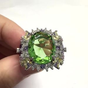 Huitan Luxury Women Ring Fashion Wedding Party Inlaid Green Oval CZ Silver Color Accessories Multiple Colors CZ Charming Jewelry