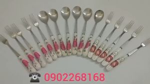 Thìa cà phê dĩa ăn hoa quả nĩa ăn trái cây bánh kem inox cán sứ hoa hồng