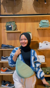 82 Shop Tas Selempang Pria Wanita Ghea Slingbag Local Brand Korduroi Free 2 Pin Random