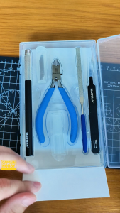 Premium Hobby Tools Set 5 Pcs including Side Cutter/ Hobby Nipper Design Knife File Tweezer Tool Box for Gunpla Gundam and Tamiya Scale Model  building