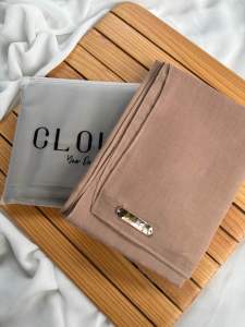 Hijab Segiempat Premium Paris Basic Pouch By Clouds| Hijab Segiempat Polos Jahit Tepi Anti Letoy