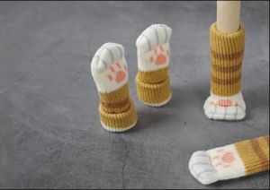 (ตรงปก) ถุงเท้ารองเก้าอี้ หรือ ถุงเท้ารองขาโต๊ะ ใช้ รองขาโต๊ะ ช่วยปกป้องพื้นจากรอยขีดข่วนที่เกิดจากการเลื่อนโต๊ะ เก้าอี้ ช่วยให้พื้นของคุณดูใหม่เสมอ