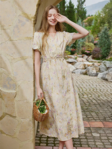 XIANGYING | V-neck Waist-accentuated Printed Mid-length Dress