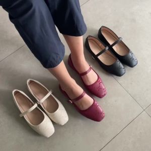 Blow Saras Signature Mary Jane Flats MINNIK 0011