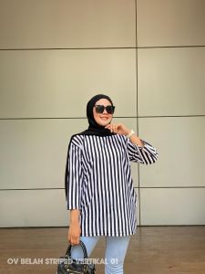 kaos full salur jumbo atasan wanita aldira terbaru / atasan wanita oversize / baju trend belang hitam putih / baju kaos salur belang