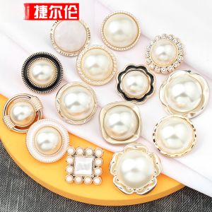 กระดุมมุก เสื้อถัก เสื้อคลุมกันหนาว เสื้อสเวตเตอร์ กระดุมรูปวงกลมขนาดใหญ่ เสื้อผ้าสำหรับผู้หญิง เสื้อผ้าแฟชั่นที่หลากหลาย