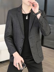 HENGYUANXIANG | เสื้อสูทลำลองสำหรับผู้ชาย ทรงหลวม ไม่ต้องรีด ทรงปกติ แขนยาว สไตล์วัยรุ่น ฤดูใบไม้ผลิและฤดูใบไม้ร่วง เส้นใยโพลีเอสเตอร์