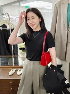 เสื้อยืดคอกลมแขนสั้นผู้หญิงฤดูใบไม้ร่วงปี 2025 ทรงเข้ารูป สไตล์เรียบง่าย ลำลอง ใส่ได้ทุกวัน ผ้าฝ้าย ระบายอากาศได้ดี น้ำหนักเบา ดูดซับความชื้นได้ดี