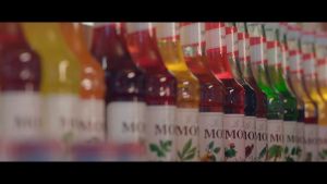 MONIN CARAMEL SYRUP 1 LITER GLASS BOTTLE – PERFECT FOR COFFEE COCKTAILS AND DESSERTS