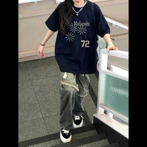 T-Shirt Wanita Lengan Pendek Katun Premium Tipis - Desain Eksklusif Streetwear Gaya Korea 2025 Motif Huruf Artistic Ukuran Besar Baju Santai Slim Fit Sweet & Bold Bernapas Brand Streetwear Desain Eksklusif  Gratis Ongkir Gaya Amerika Kekinian