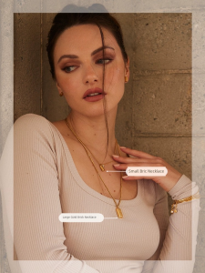 Rawness Couple Style Pendant Necklace Small Gold Brick Design Luxury Titanium Steel Chain Fashion Jewelry Accessory