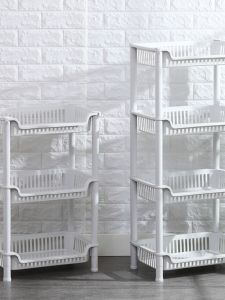 พลาสติก Hollow Kitchen Storage Rack Multi-Layer ชั้นสําหรับระเบียงบ้านของเล่นและชั้นวางเครื่องปรุงรส