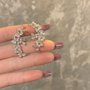 Elegant Pearl Butterfly Ear Cuff No Piercing Required Glittering Diamond Womens Fashion Jewelry Fairy Ear Decorations