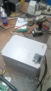 Biến tần DELIXI 18kw - 25HP - 380V Thông dụng cho tất cả các loại động cơ