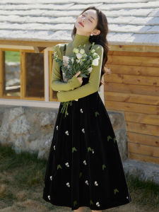 French Style Black Velvet Hepburn Dress Birthday Party Wear Set Strapless Mid-Waist A-Line Skirt Long Sleeve Warmth Womens Fashion