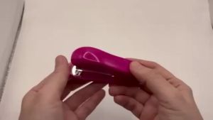 แม็กเย็บกระดาษพร้อมลูก แม็กกี้+ลูกแมก#10 1กล่อง พร้อมส่ง