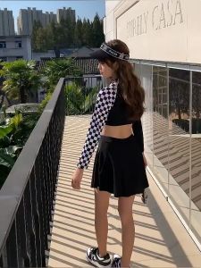 PURE WIND swimming suit for women Womens Swimwear Swimsuit With Skirt Swimming Bathing Suit Beachwear Womens Split Two-Piece Suit Slim Conservative Long-Sleeved Casual Beachwear 泳衣女装两件套