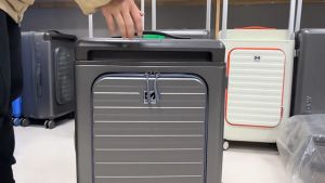 Koper Travel Anti Pecah 818 Password Bukaan Depan Wide Handle 20 Inch