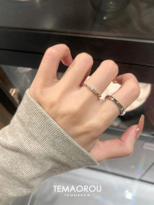 แหวนวงกลมเงินไททาเนียมสองชิ้นสำหรับผู้หญิง แหวนนิ้วชี้สำหรับเดินทางไปทำงานทุกวัน แหวนนิ้วชี้สุดหรูหรา แหวนเงินไททาเนียม