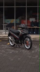 STRIPING STICKER LES LIS POLET Honda Supra x 125 fi 2018 hitam full stiker Lis body motor termurah terbaik Mahkota Stiker