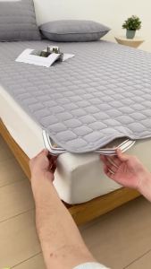 Home Preferred 100% Waterproof Mattress Protector with 4-corner Elastic Bands Breathable Quilted Soft Mattress Cover